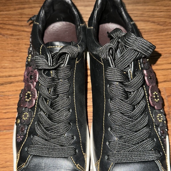 Coach Tea Rose Low Top, Leather Sneakers in Black w Floral Details - Picture 6 of 9
